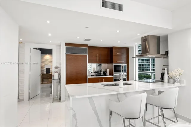 $1,450,000 | 495 Brickell Avenue, Unit 1702, Miami, FL 33131