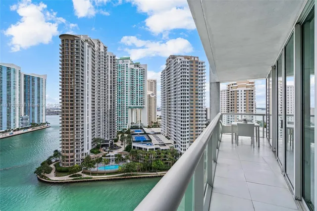$1,450,000 | 495 Brickell Avenue, Unit 1702, Miami, FL 33131
