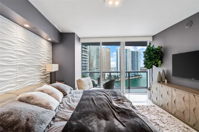 $1,450,000 | 495 Brickell Avenue, Unit 1702, Miami, FL 33131