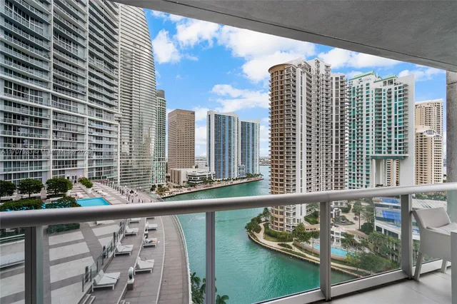 $1,450,000 | 495 Brickell Avenue, Unit 1702, Miami, FL 33131