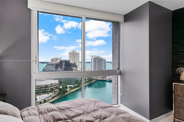 $1,450,000 | 495 Brickell Avenue, Unit 1702, Miami, FL 33131