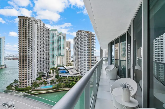 $1,450,000 | 495 Brickell Avenue, Unit 1702, Miami, FL 33131