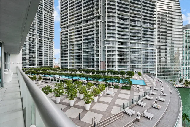 $1,450,000 | 495 Brickell Avenue, Unit 1702, Miami, FL 33131