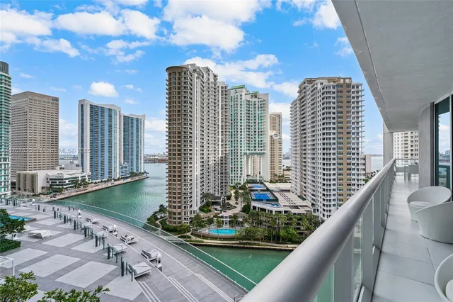 $1,450,000 | 495 Brickell Avenue, Unit 1702, Miami, FL 33131