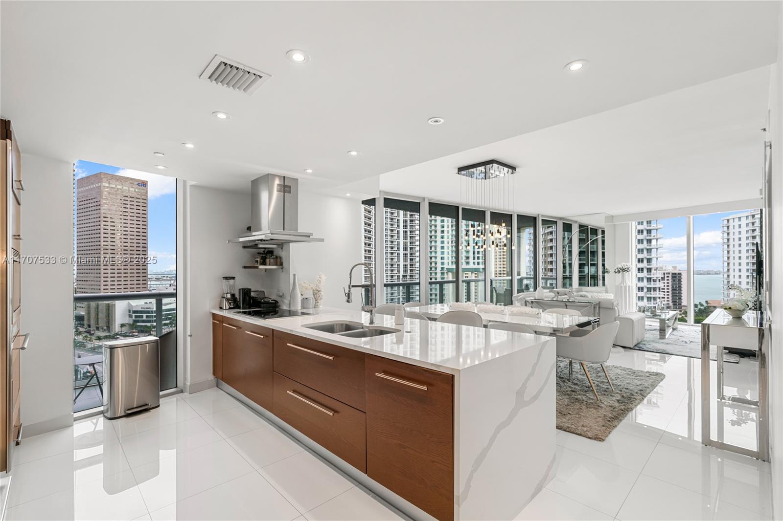 495 Brickell Avenue, Unit 1702 Miami, FL 33131 - Photo 6 of 61