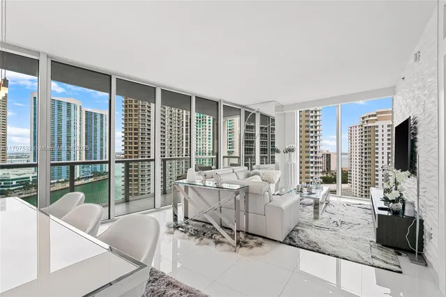 $1,450,000 | 495 Brickell Avenue, Unit 1702, Miami, FL 33131
