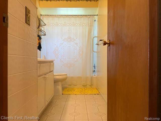 3950 South Sheldon Road Canton, MI 48188 - Photo 19 of 43 Main Bath