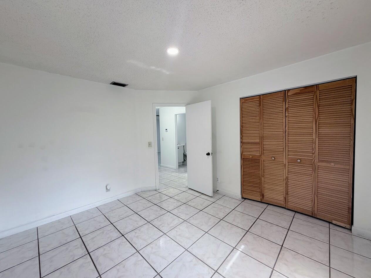 5899 Mango Road West Palm Beach, FL 33413 - Photo 13 of 18 IMG_1522