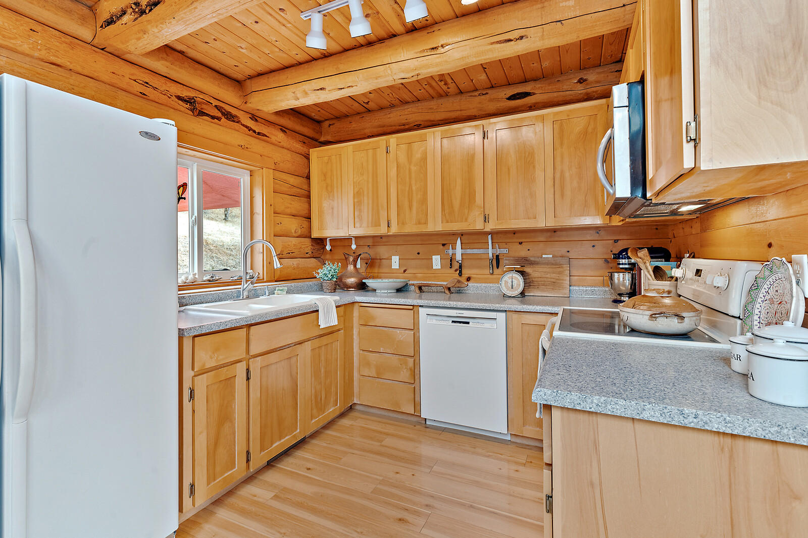 5535 Kane Creek Road Central Point, OR 97502 - Photo 13 of 78 17_KCR_17_mls