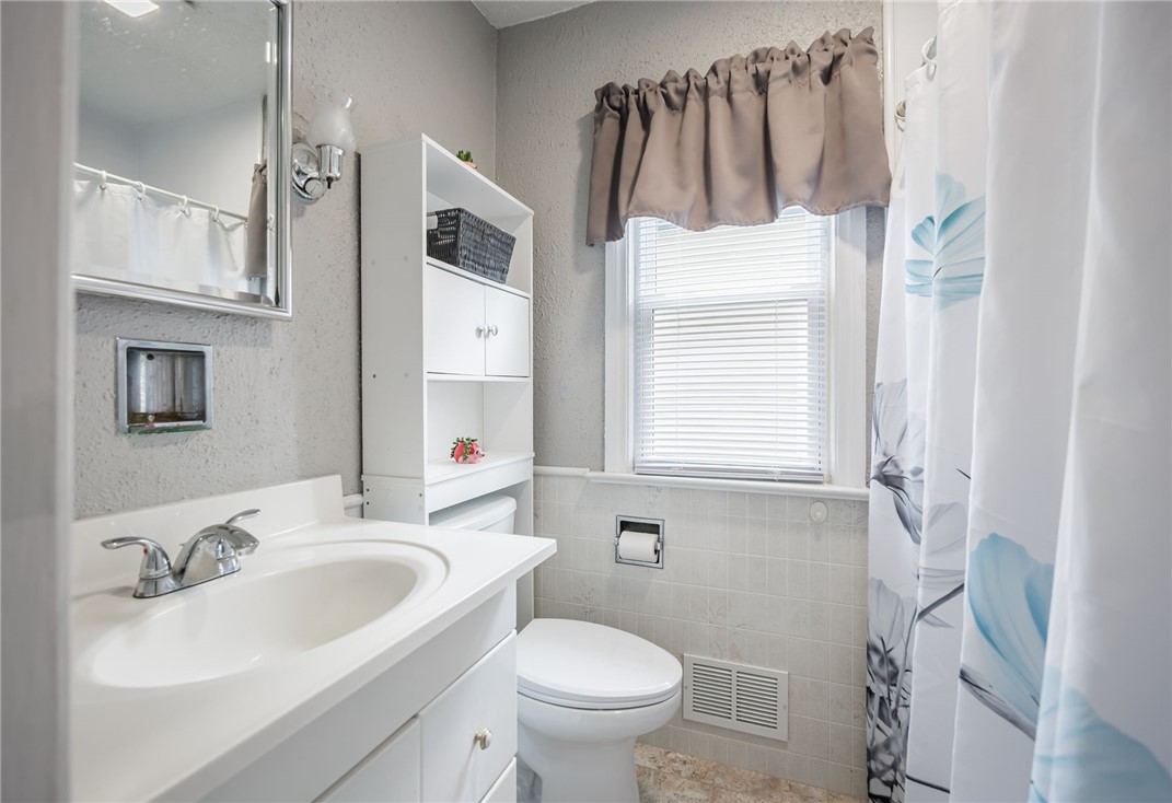 189 Cinnabar Road Irondequoit, NY 14617 - Photo 15 of 31