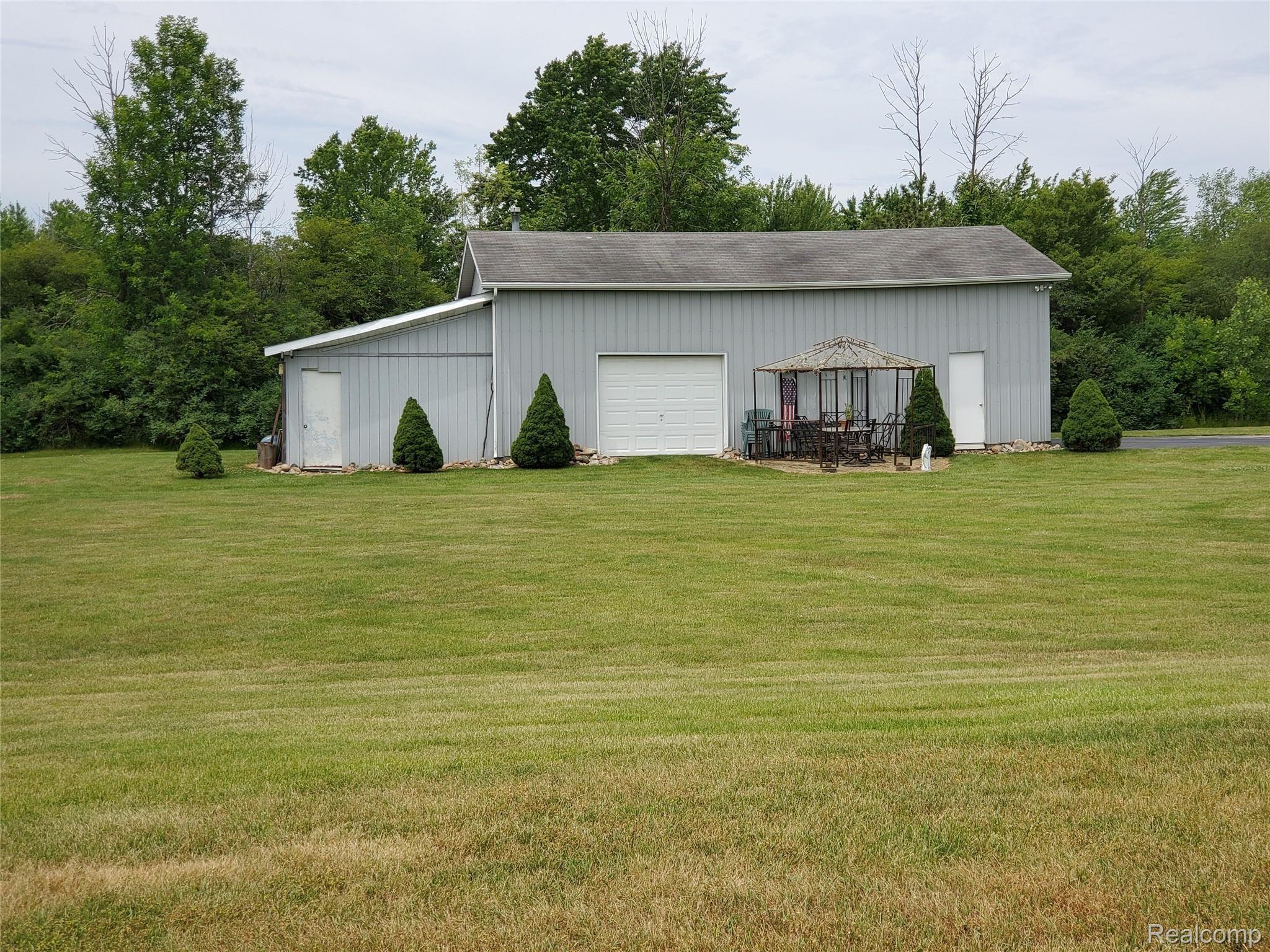 11115 Dunn Road Memphis, MI 48041 - Photo 29 of 35 20200626_125144.jpg