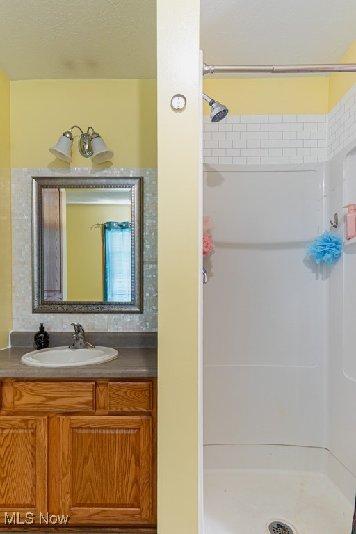 10985 Johnson Road North Benton, OH 44449 - Photo 15 of 49 Master Bathroom