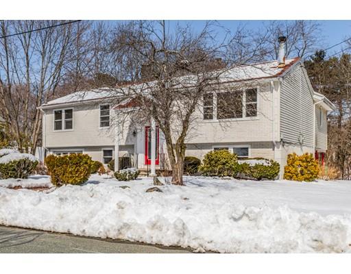 12 Collins Road Wakefield, MA 01880 - Photo 3 of 28 Gallery Image 3