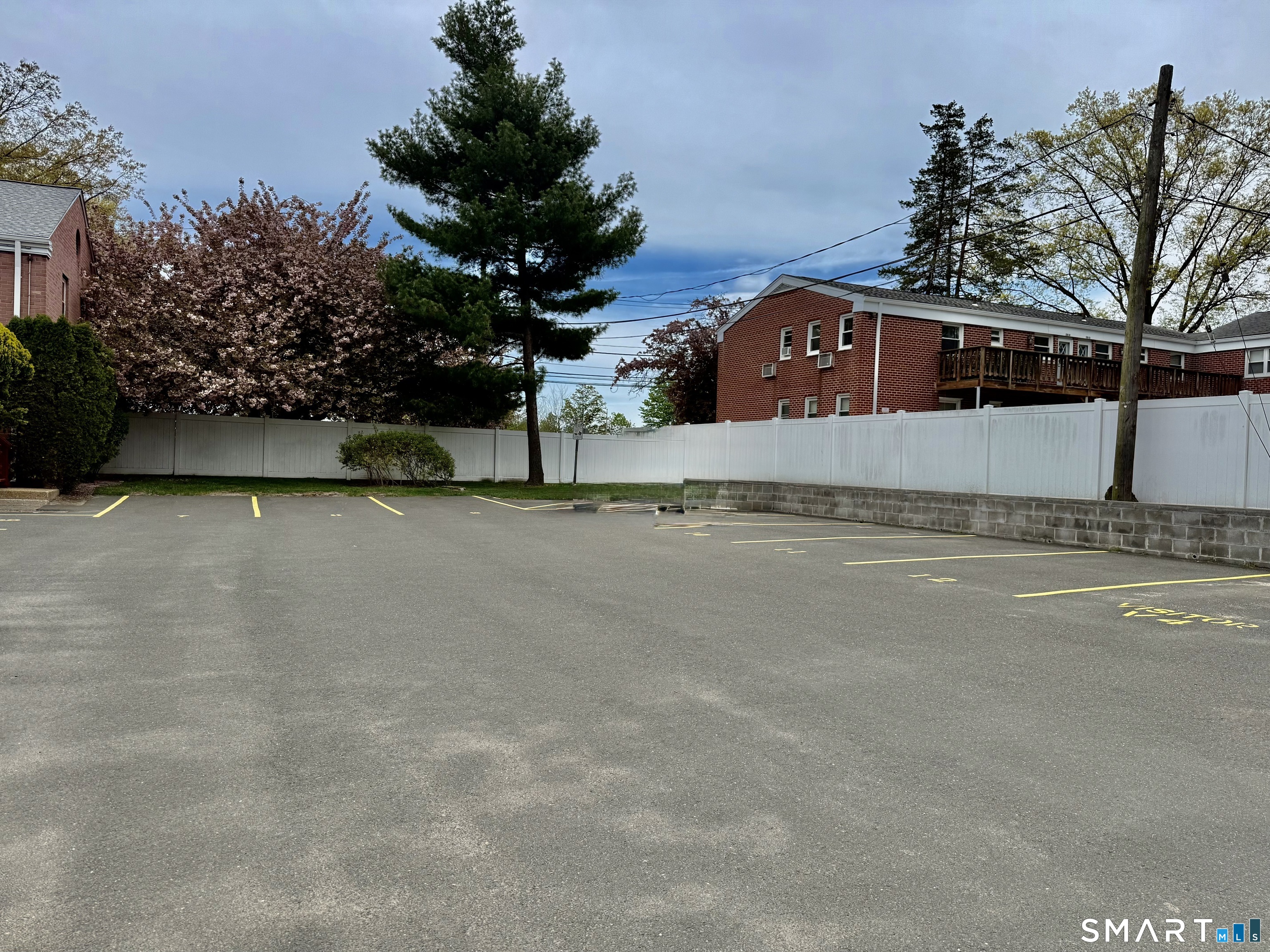 231 Seaton Road, Unit 2 Stamford, CT 06902 - Photo 30 of 39 Visitor Parkings