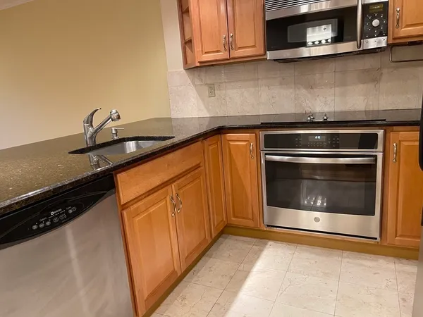 $3,400 | 20 Webster Street, Unit 405, Brookline, MA 02446