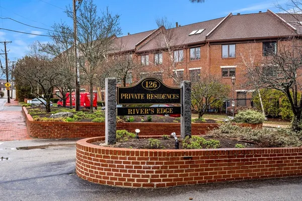 $989,000 | 126 Merrimac Street, Unit 9, Newburyport, MA 01950