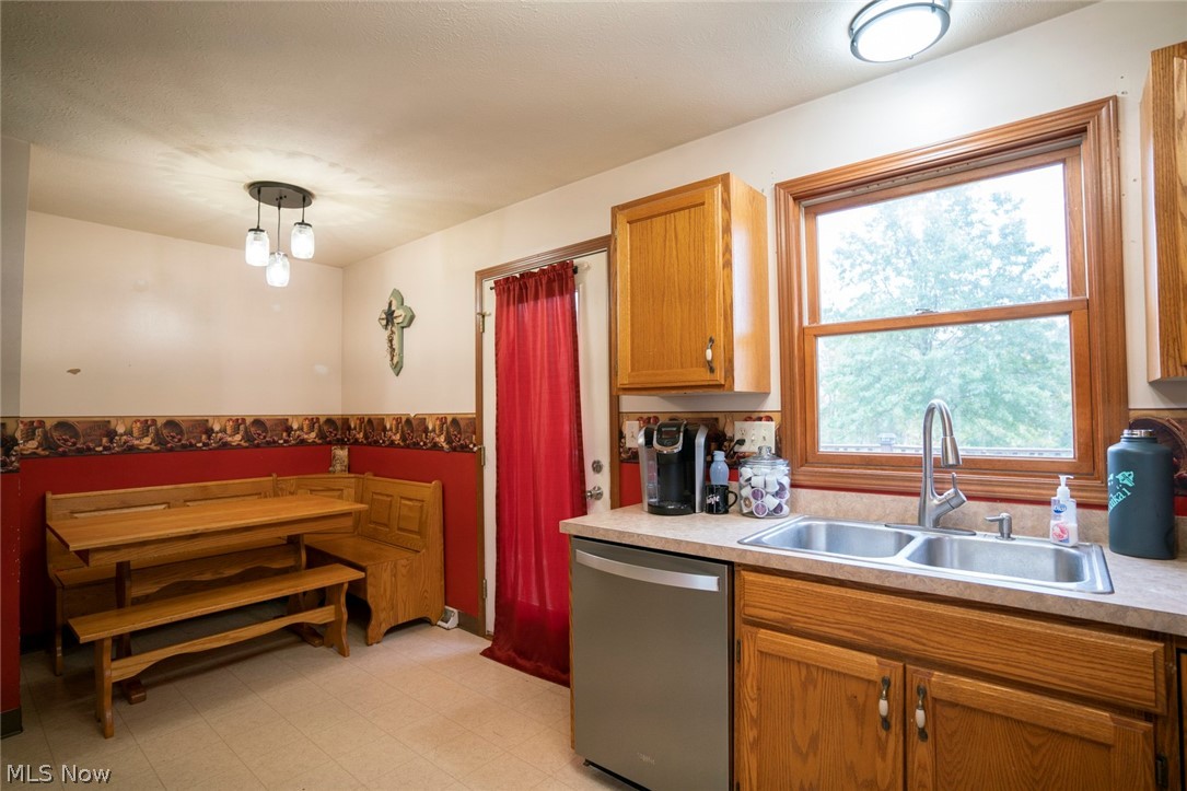 54 Elm Street Rittman, OH 44270 - Photo 17 of 35 Dinette and Kitchen with door leading out to Deck!