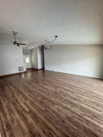 $4,400 | 375 Sequoia Lane, Boca Raton, FL 33487