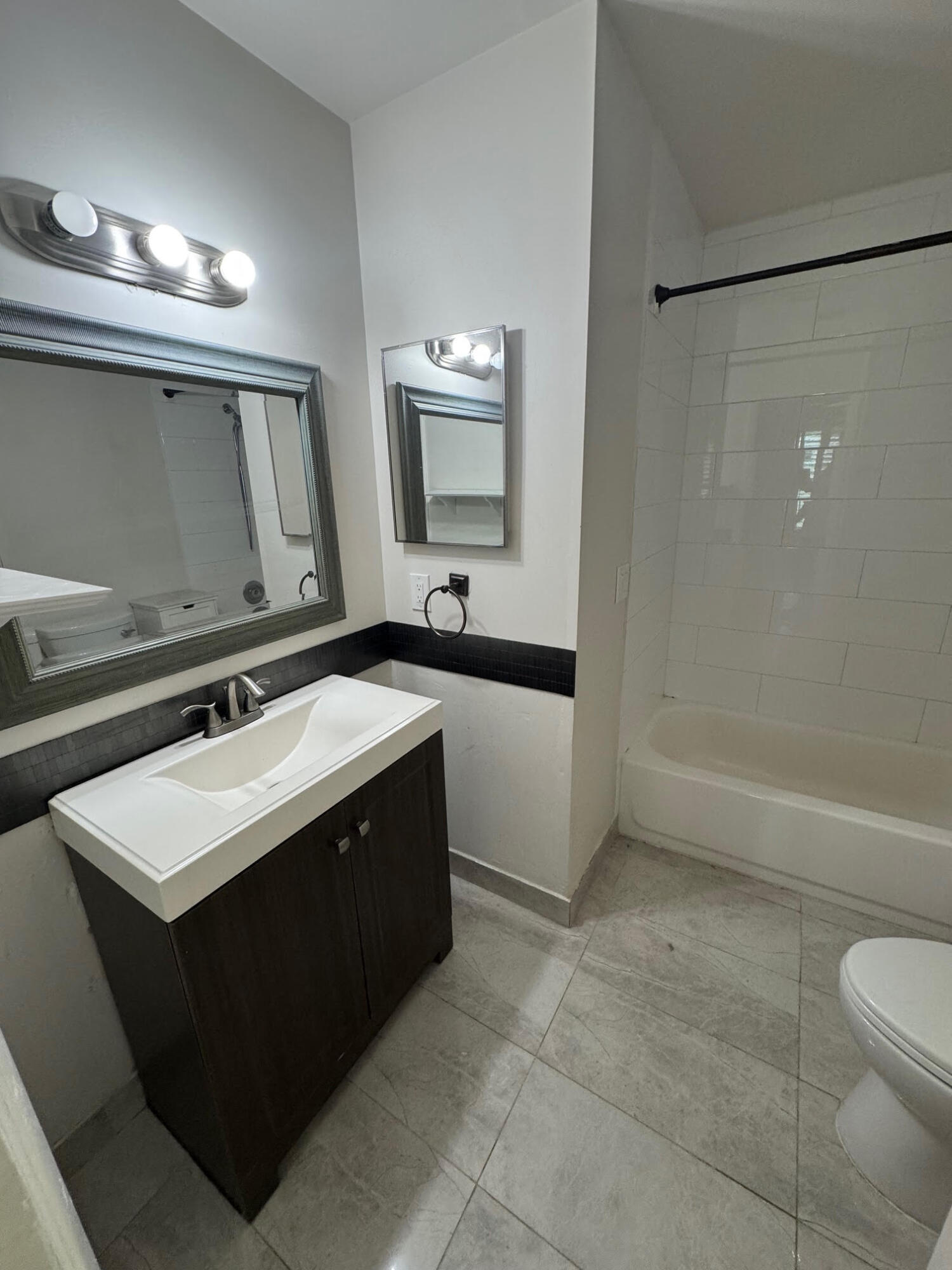 375 Sequoia Lane Boca Raton, FL 33487 - Photo 14 of 28 375 bath