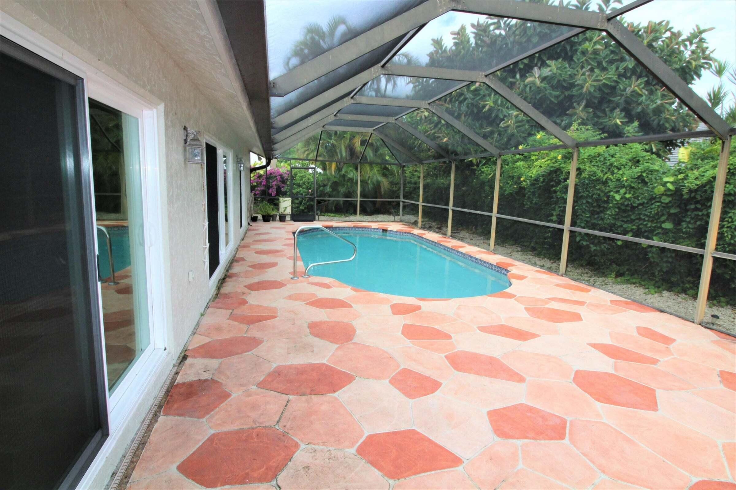 375 Sequoia Lane Boca Raton, FL 33487 - Photo 21 of 28 375 pool 2