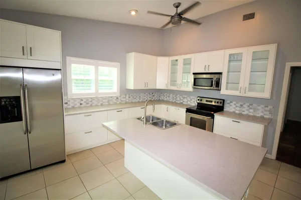 $4,400 | 375 Sequoia Lane, Boca Raton, FL 33487