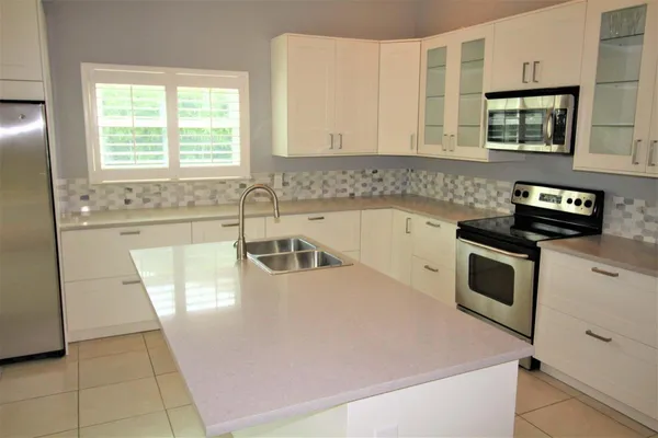 $4,400 | 375 Sequoia Lane, Boca Raton, FL 33487