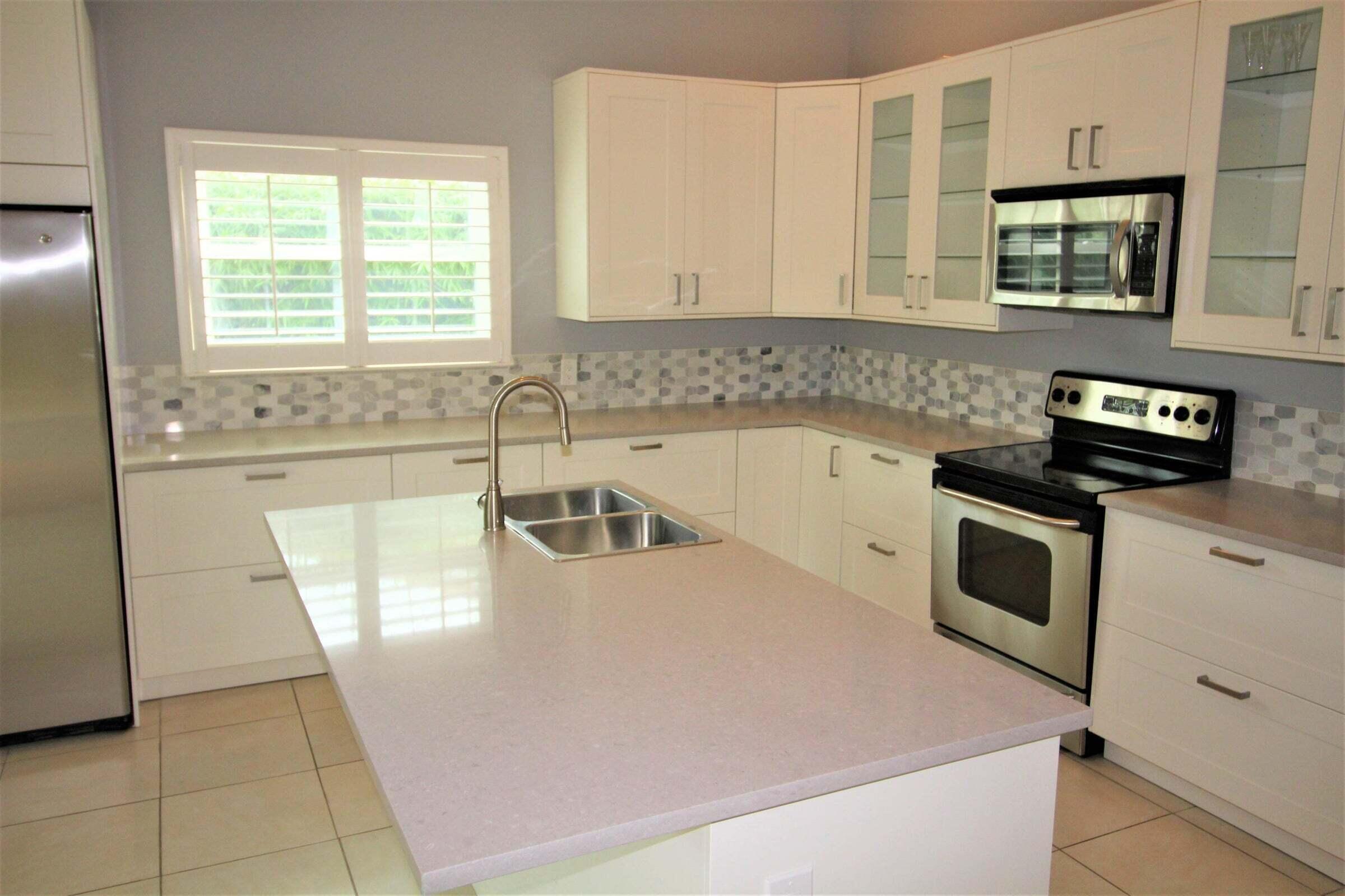 375 Sequoia Lane Boca Raton, FL 33487 - Photo 7 of 28 375 kitchen 4