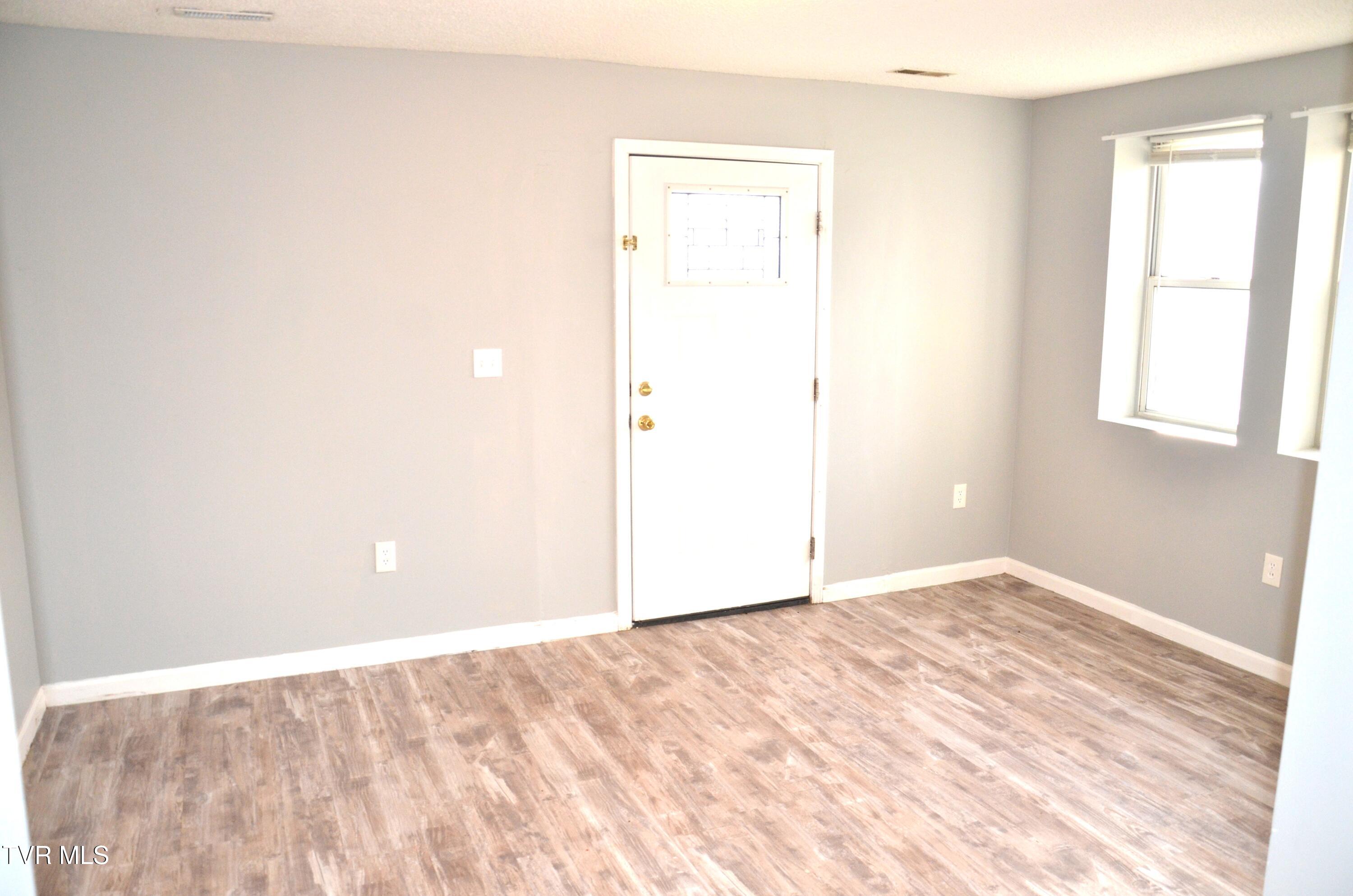 214 East Ravine Road, Unit 11 Kingsport, TN 37660 - Photo 13 of 18 DSC_0654