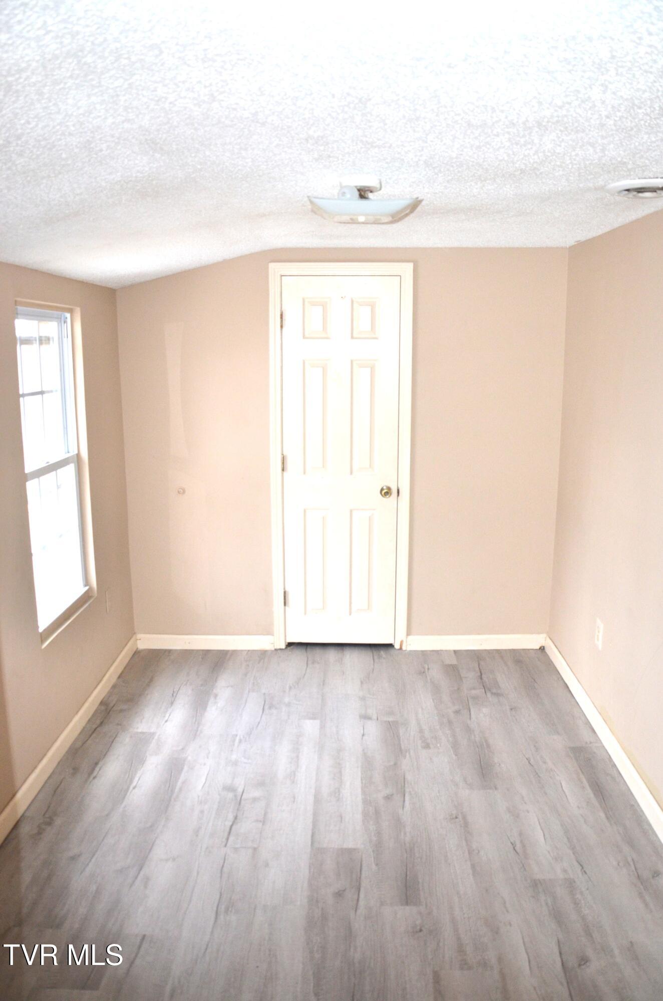 214 East Ravine Road, Unit 11 Kingsport, TN 37660 - Photo 7 of 18 DSC_0647