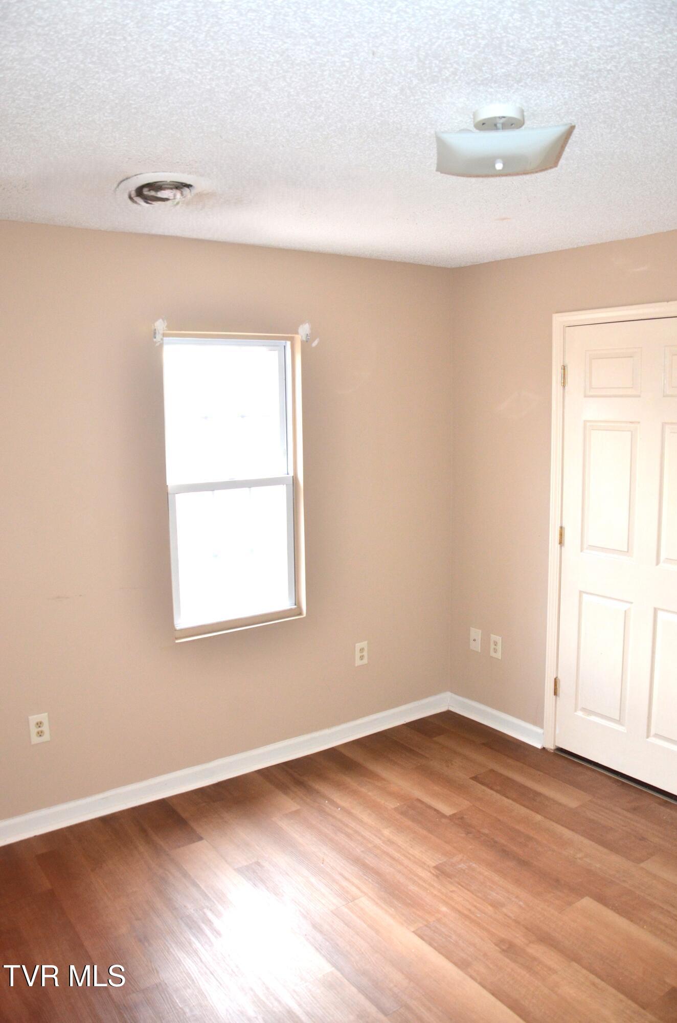 214 East Ravine Road, Unit 11 Kingsport, TN 37660 - Photo 9 of 18 DSC_0649