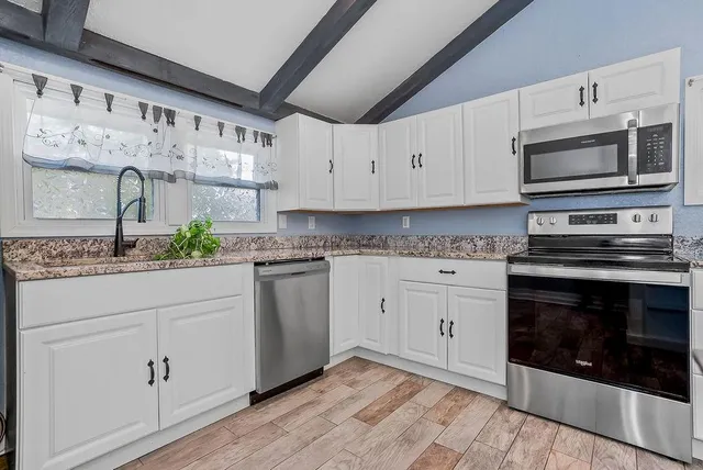 $285,500 | 2535 Malone Drive, Kansas City, KS 66104