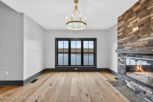 $925,000 | 16 Icehouse Drive, Saugerties, NY 12477