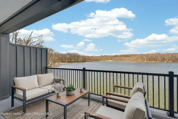 $925,000 | 16 Icehouse Drive, Saugerties, NY 12477