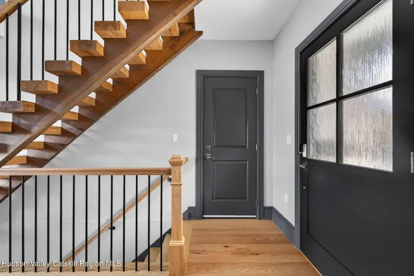 $925,000 | 16 Icehouse Drive, Saugerties, NY 12477