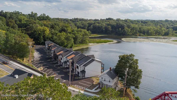 $925,000 | 16 Icehouse Drive, Saugerties, NY 12477