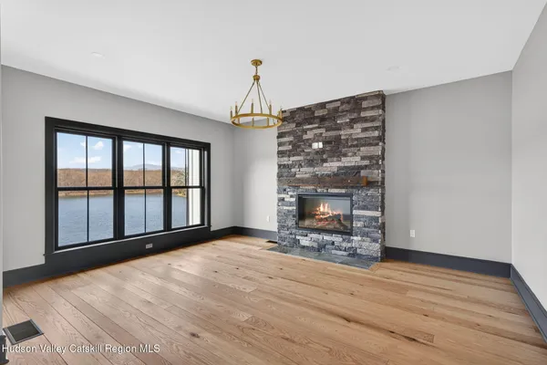 $925,000 | 16 Icehouse Drive, Saugerties, NY 12477