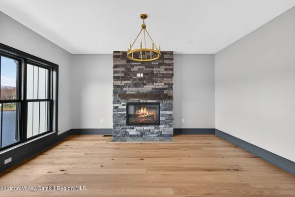 $925,000 | 16 Icehouse Drive, Saugerties, NY 12477