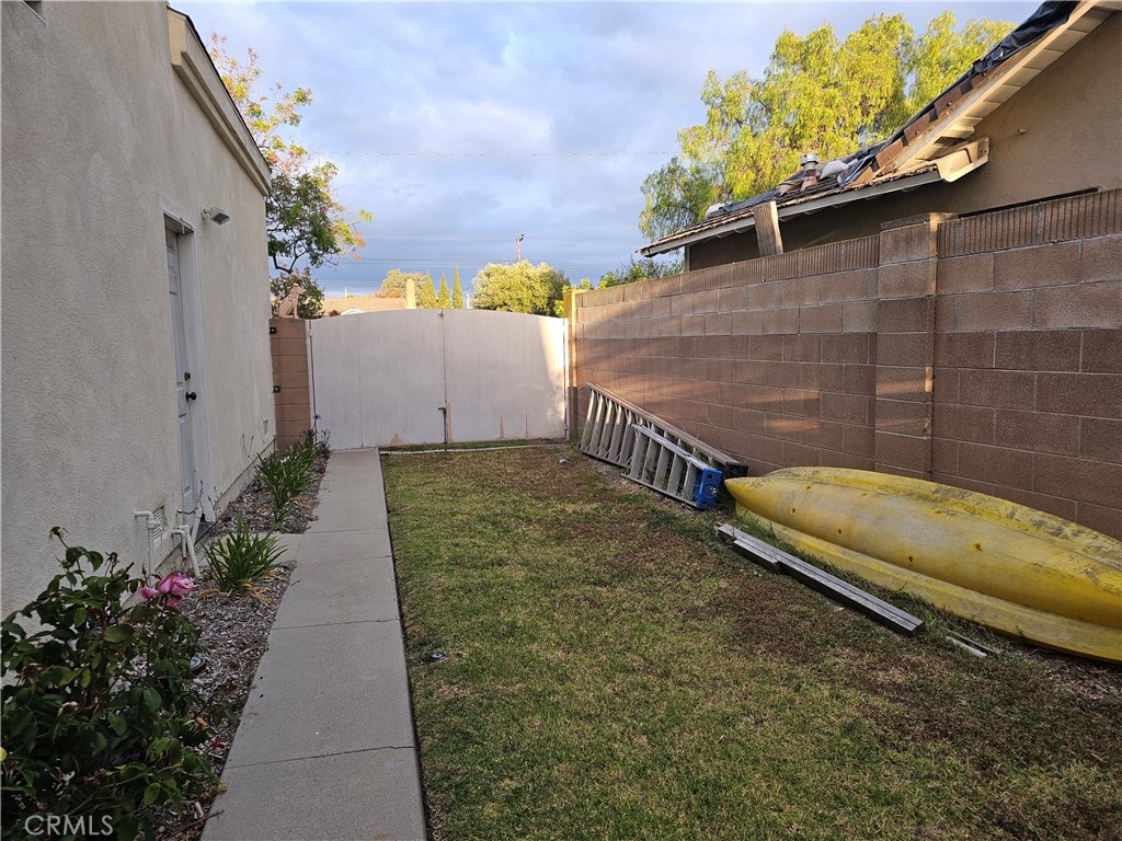 11541 Donovan Road Rossmoor, CA 90720 - Photo 41 of 51 RV parking gate on south side of house