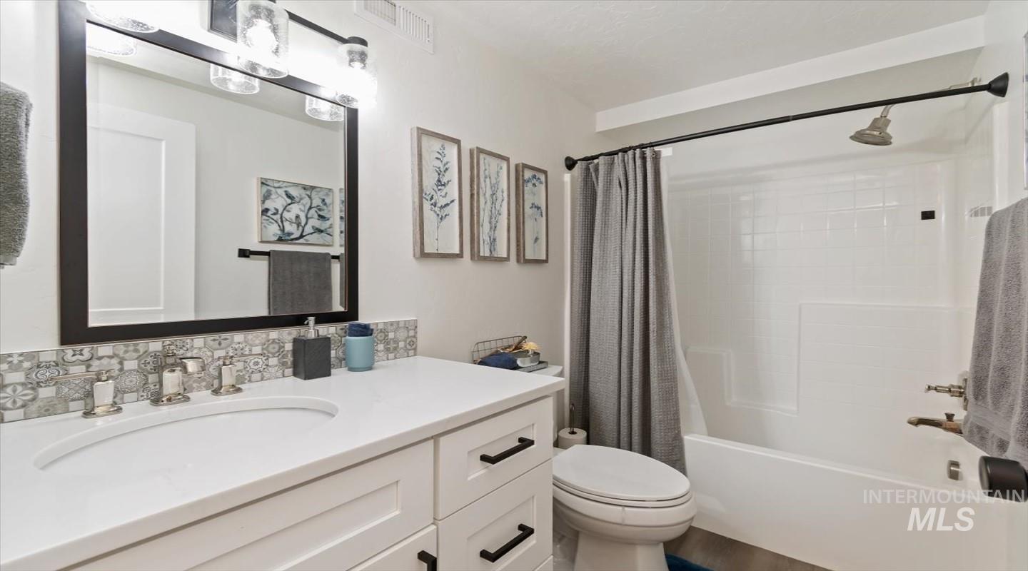 2171 West Valli-Hi Road Eagle, ID 83616 - Photo 26 of 45 Lower Level full bathroom