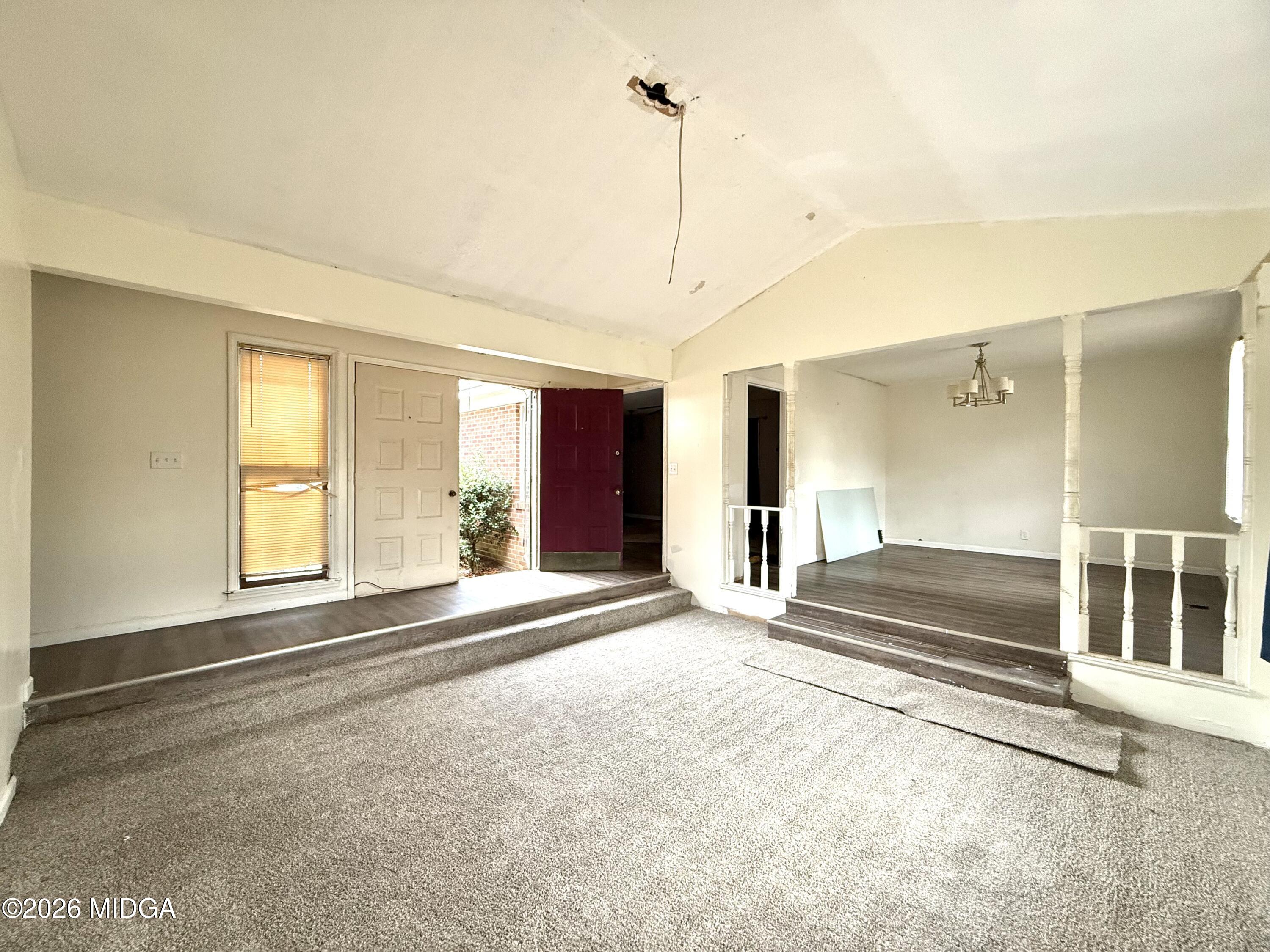 7020 Bethel Church Road Lizella, GA 31052 - Photo 13 of 55 Living room