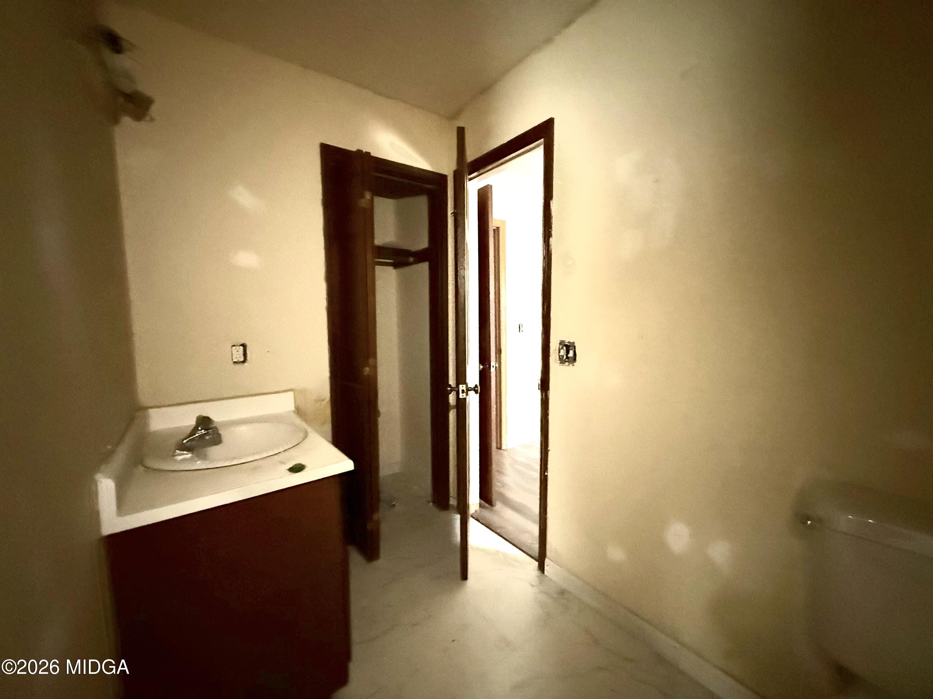 7020 Bethel Church Road Lizella, GA 31052 - Photo 27 of 55 J&J bath 3