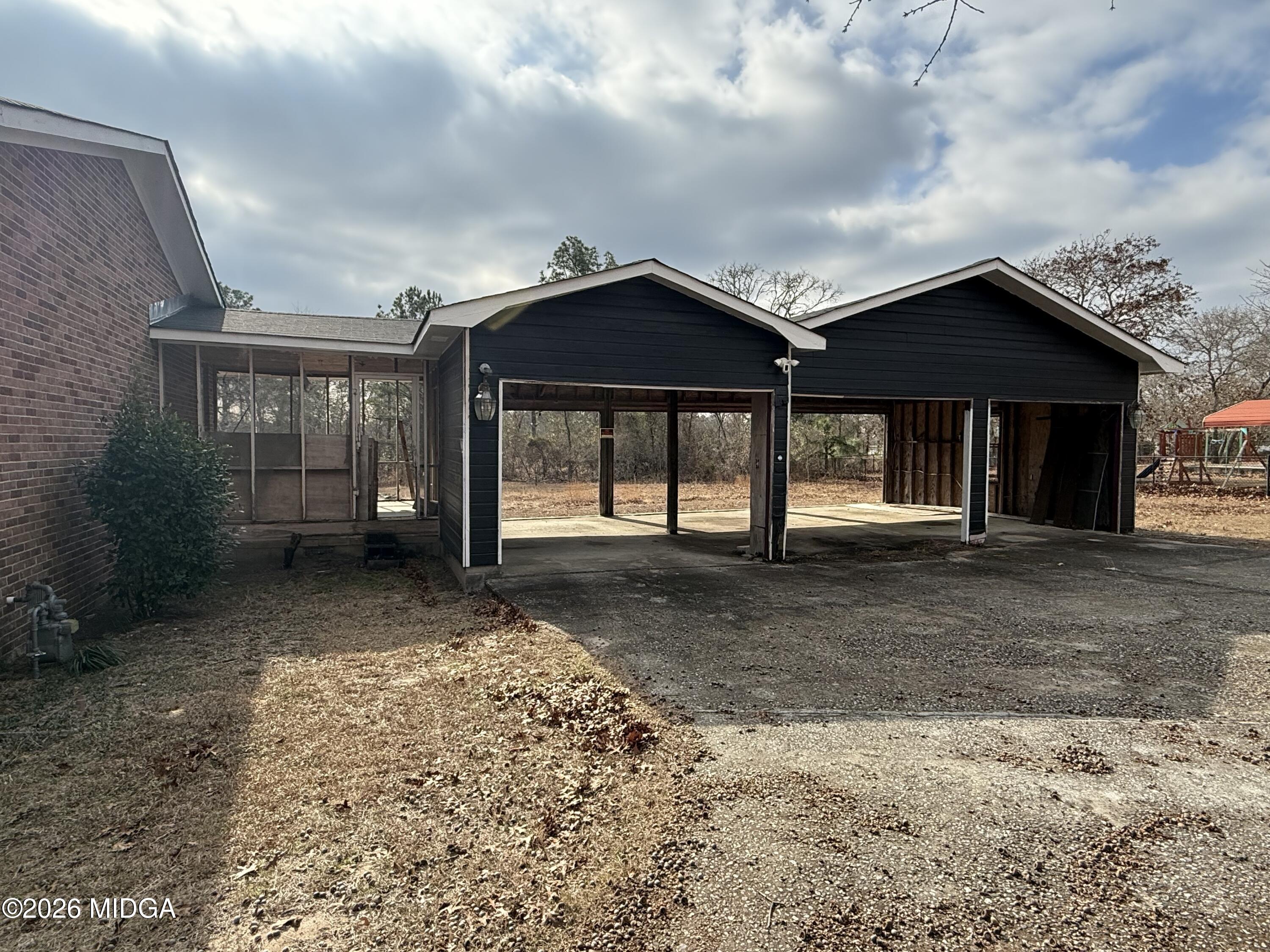 7020 Bethel Church Road Lizella, GA 31052 - Photo 42 of 55 garage outside