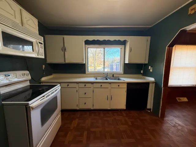 $159,900 | 13507 152nd Avenue, Grand Haven, MI 49417