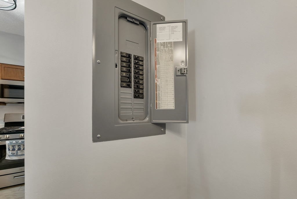 21 Hampshire Road, Unit 111 Methuen, MA 01844 - Photo 15 of 23