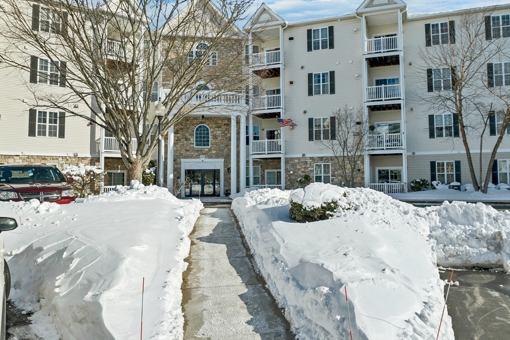 21 Hampshire Road, Unit 111 Methuen, MA 01844 - Photo 18 of 23