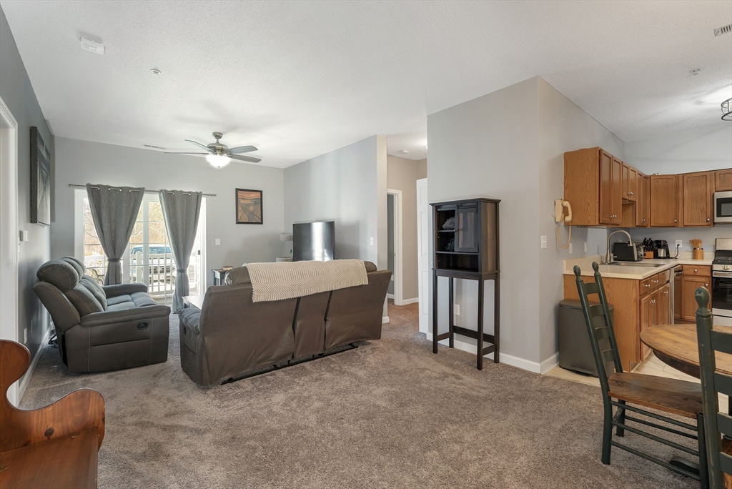 21 Hampshire Road, Unit 111 Methuen, MA 01844 - Photo 6 of 23