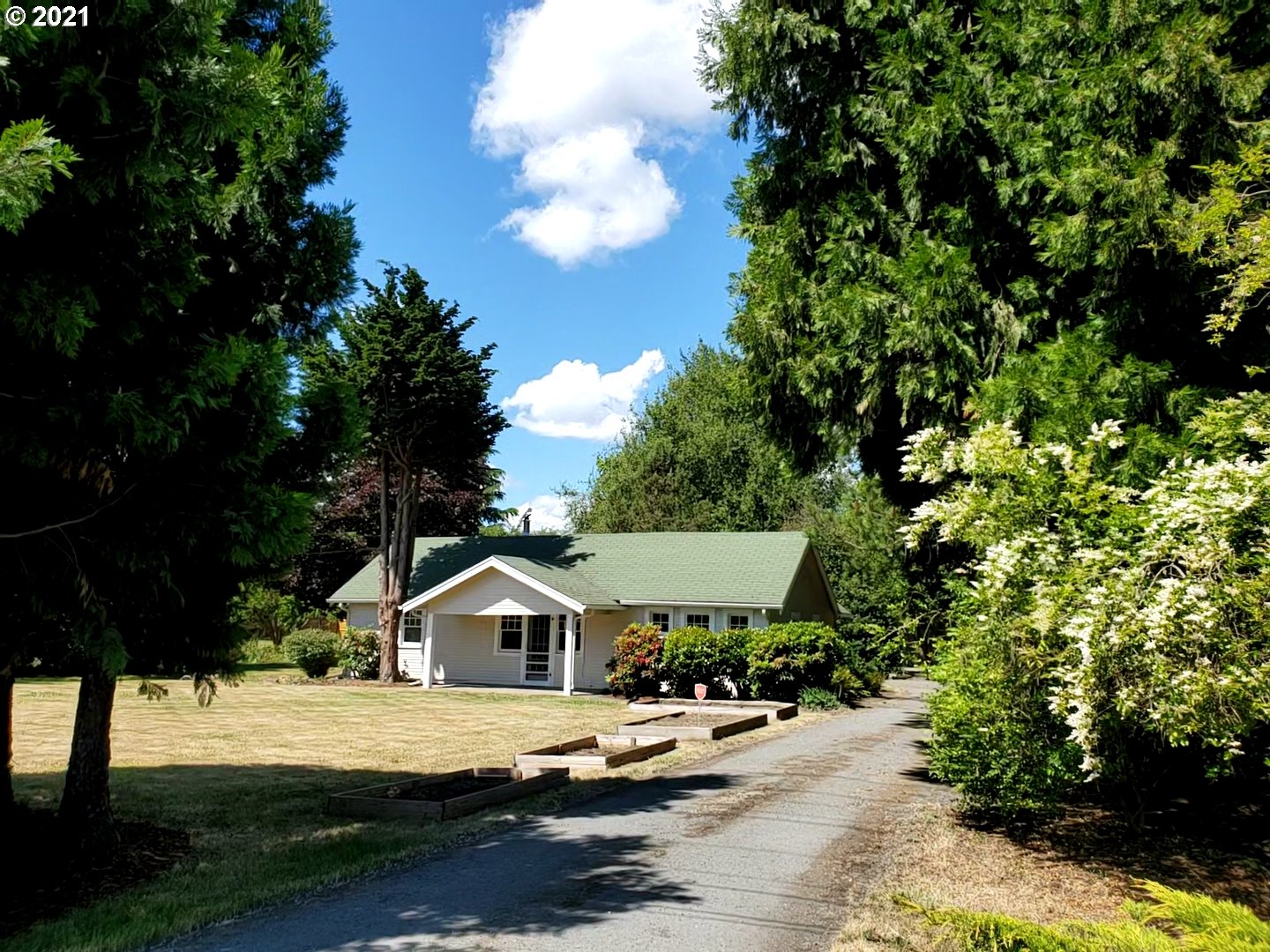 2320 Laura Street Springfield, OR 97477 - Photo 1 of 17