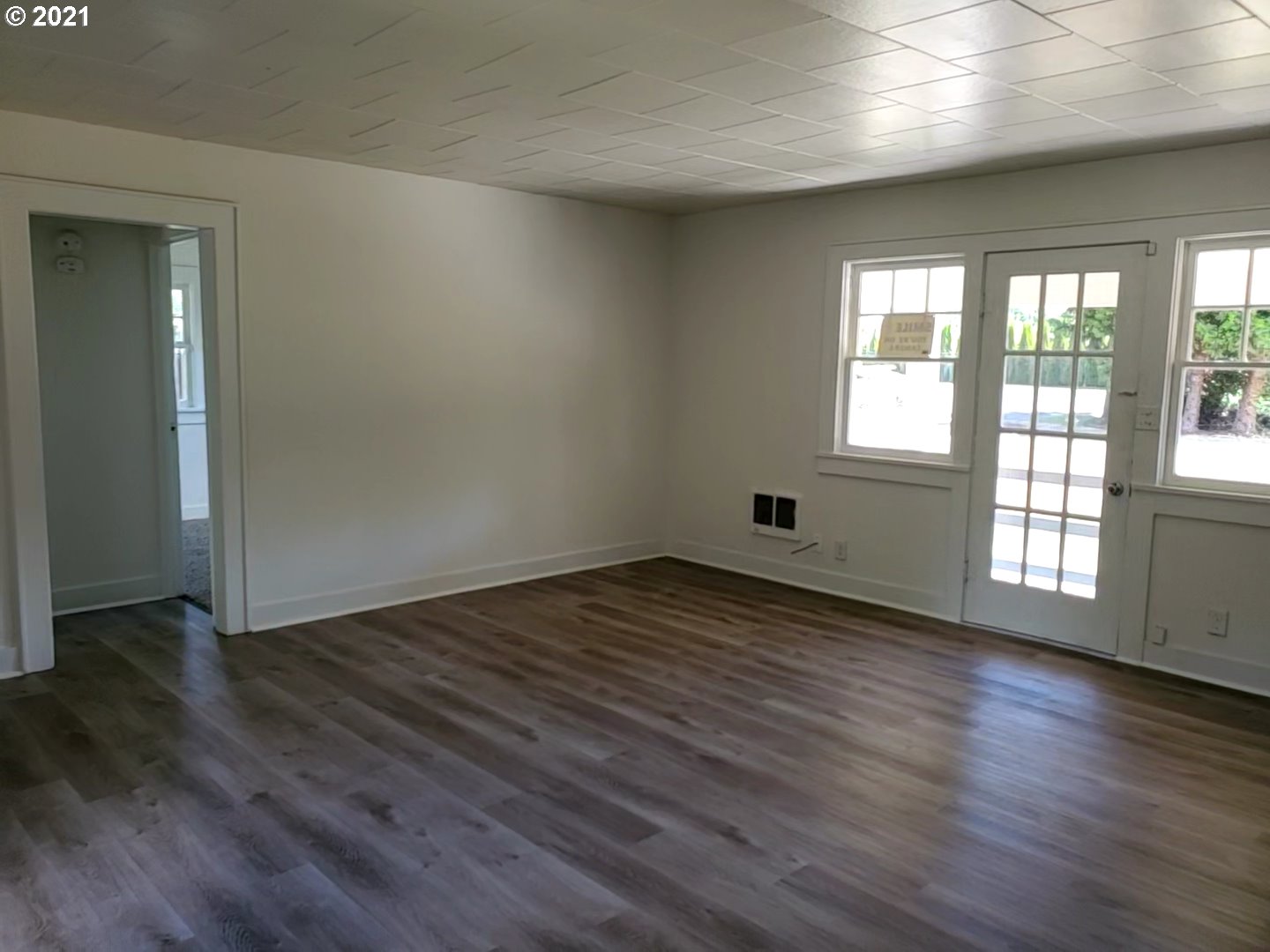 2320 Laura Street Springfield, OR 97477 - Photo 8 of 17