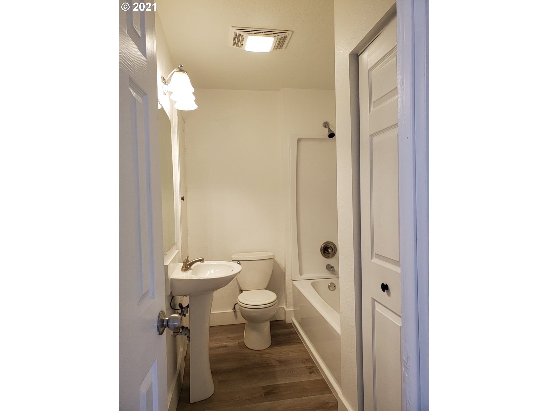 2320 Laura Street Springfield, OR 97477 - Photo 10 of 17