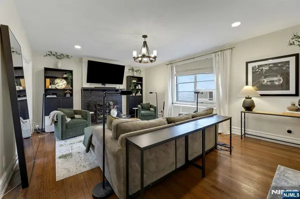 $439,000 | 100 East Palisade Avenue, Unit D45, Englewood, NJ 07631